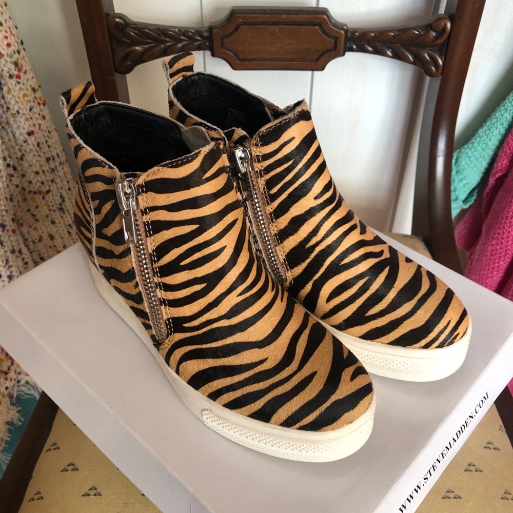 Steve Madden Tiger Stripe Wedges